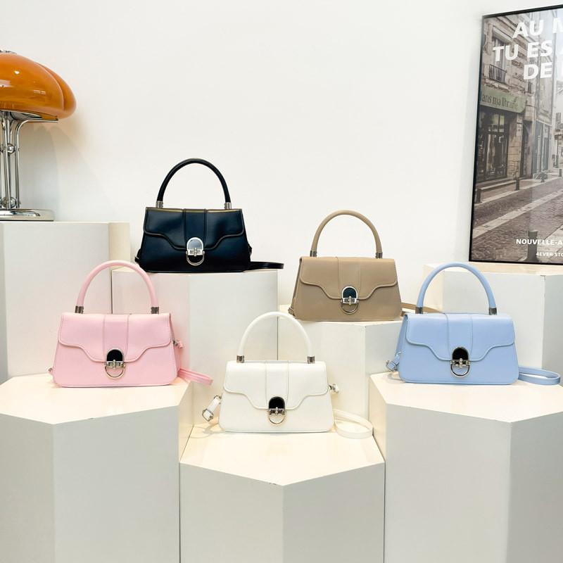 Urban Minimalist Pu Crossbody Bag For Daily Use With Lock Closure And Phone Pocket