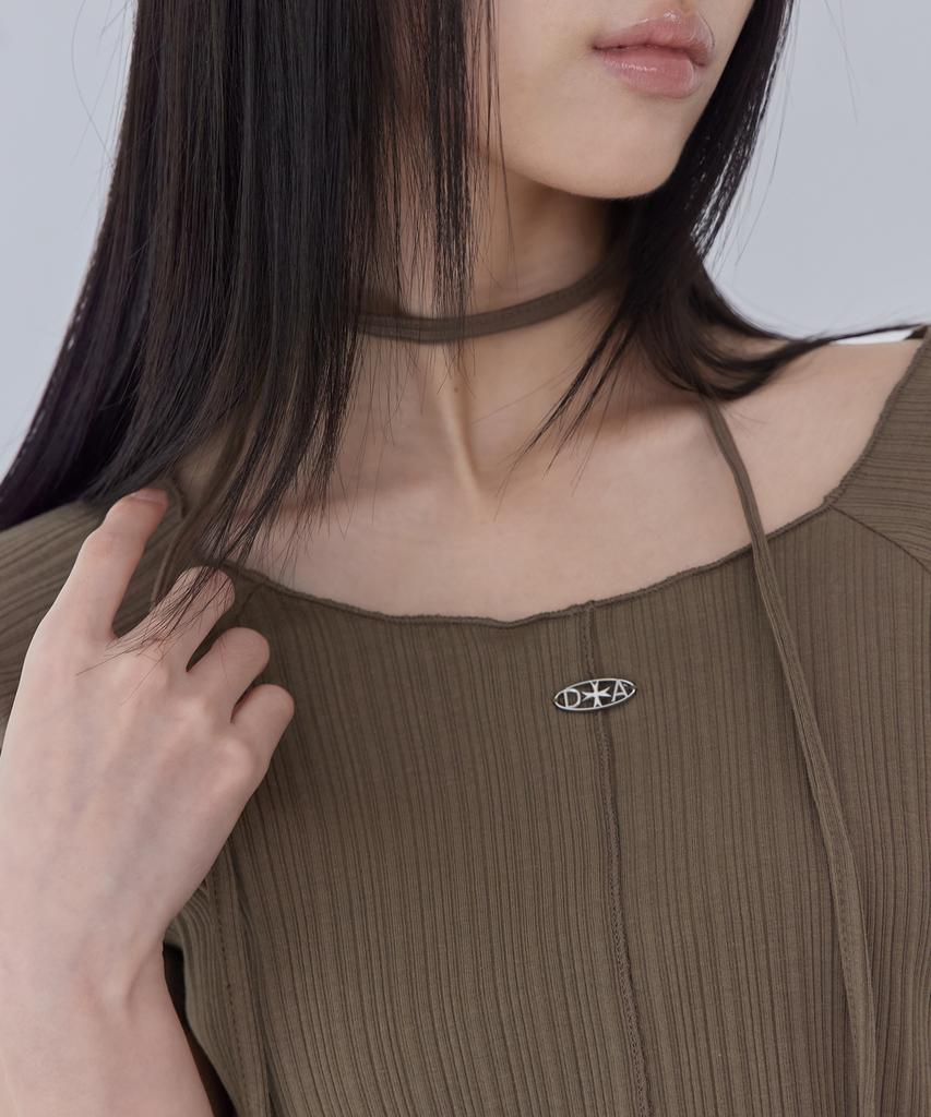 Leondeondada Pleated Pendant Boat Neck Short Sleeve T-Shirt, Brown