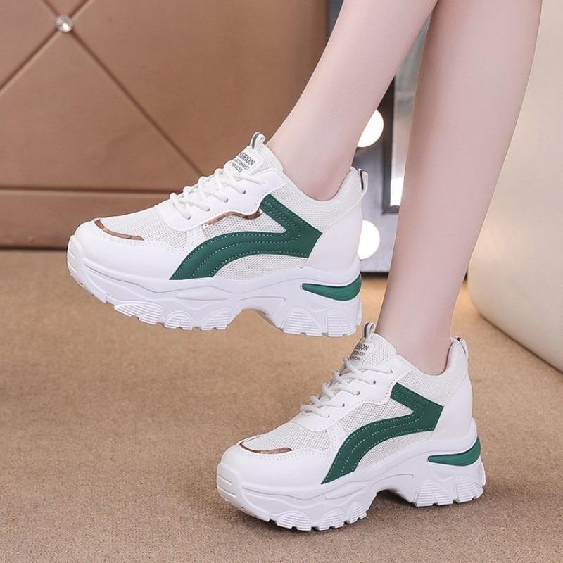Taizhou mesh color matching medium-top sports shoes women's new height-increasing white shoes fashionable running dad shoes