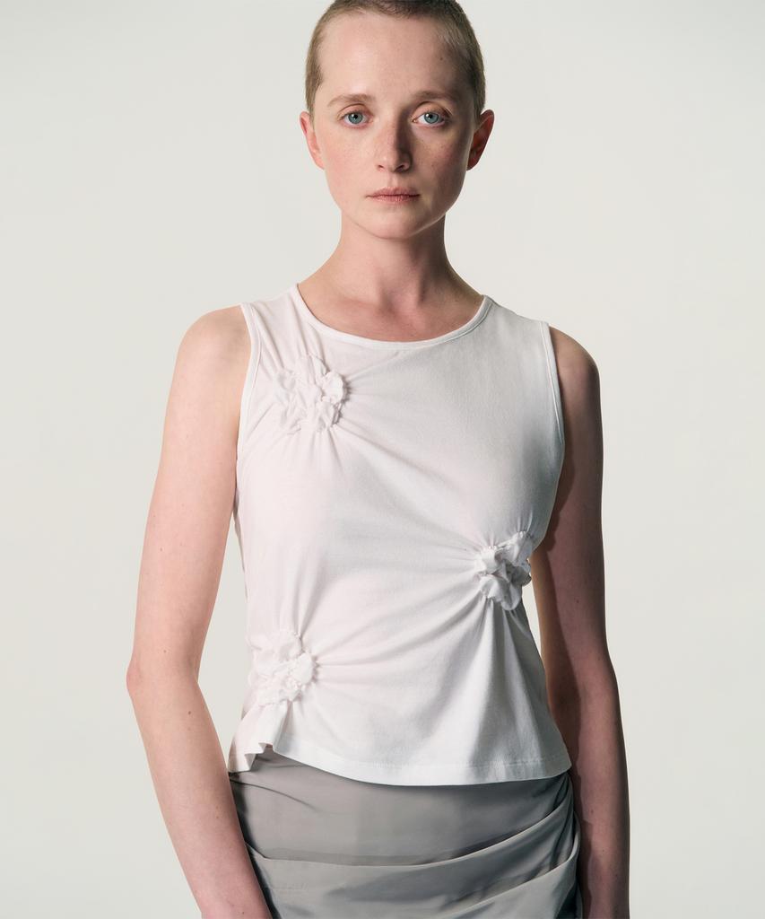 Kimjisu Floral Motif Smocked T-Shirt_White