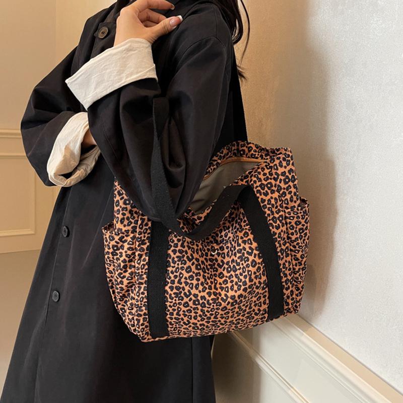 Canvas Large Capacity Shopping Totes Winter New Luxury Handbags Oversized Leopard Prints Shoulder Bags for Women Deformable AVE