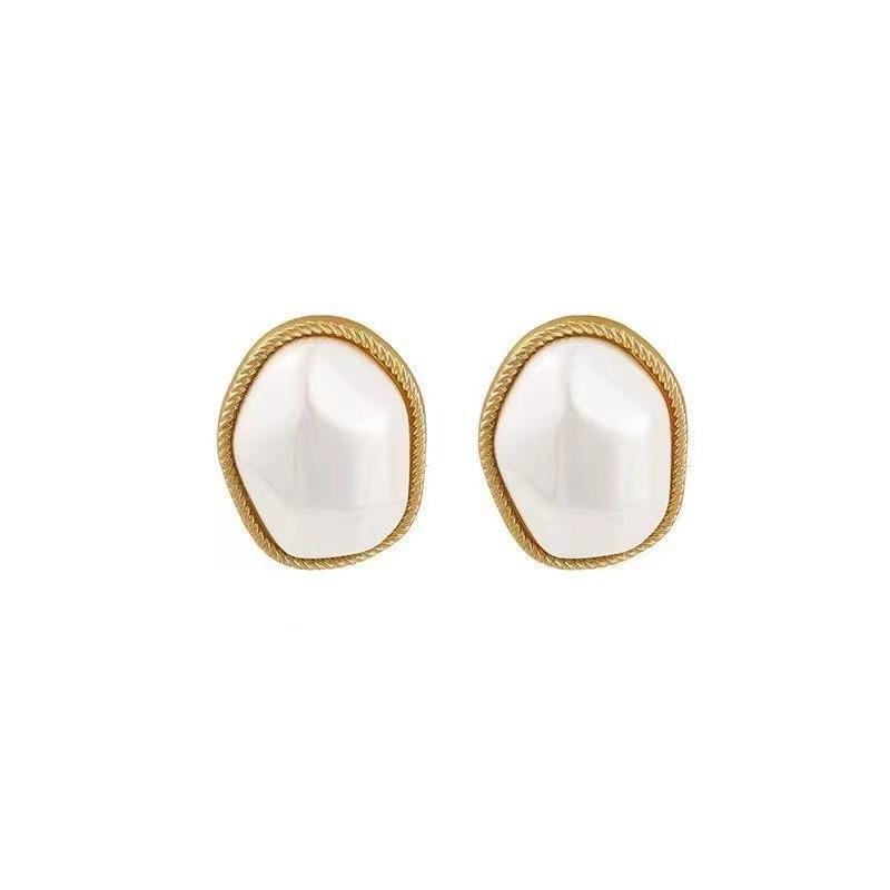 French Style Square Pearl Earrings with Luxury Retro Elegant Design - Unique & Gentle Trendy Ear Accessories