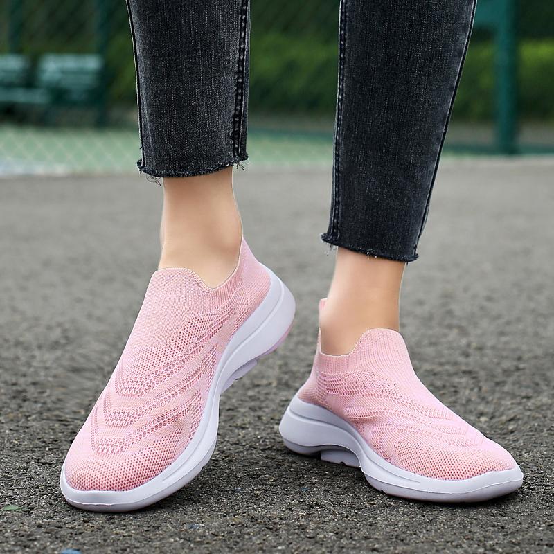 Fashion Women Casual Sports Shoes Breathable Summer Light Soft Sole Comfort Outdoor Running Shoes Fashion Student Mesh Plus Size Sneaker