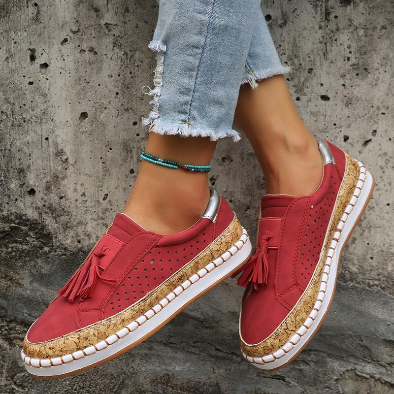 New Retro Round-toe Elastic Perforated Breathable Single Shoes with Casual Fringes and Flat Planks