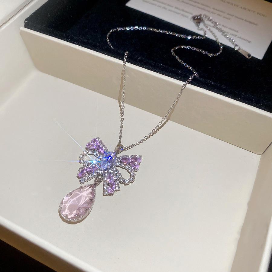 Stainless Steel Diamond Flower Earring and Necklace Set - Fresh, Sweet, and Luxurious.