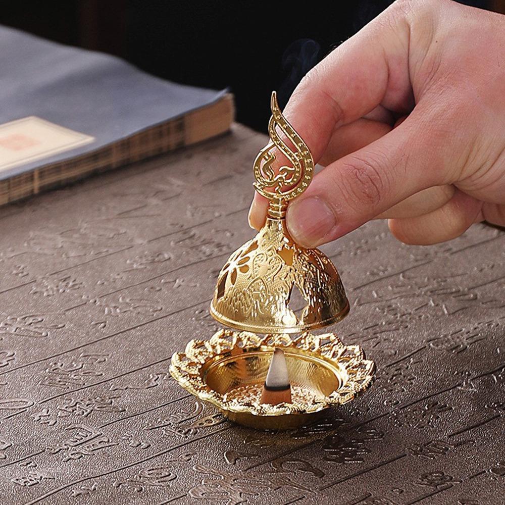 Decorative Alloy Metal Incense Burner Gold Hollow Out Mini Censer Holder Retro Star Moon Pattern Aromatherapy Burner Office