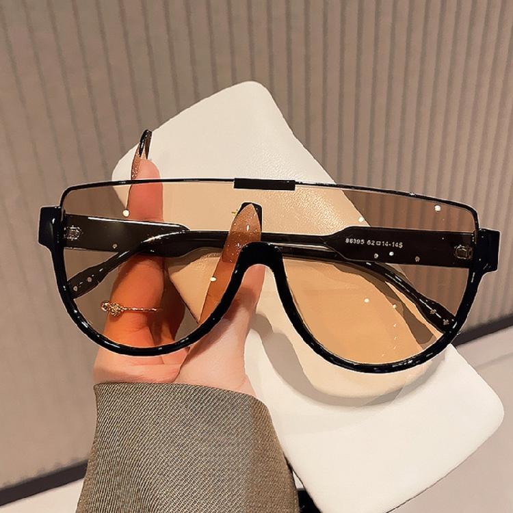 Classy Oversized Sunglasses Large Frame Polarized Lens Lightweight Design For Women Men