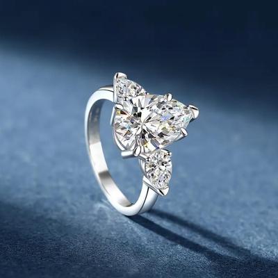Luxurious Women's Teardrop Moissanite Carat Diamond Ring