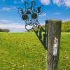 Yousheng Peek-a-Boo Metal Animal Sign Peeping Animal Silhouette Garden Sign Double-sided Animal Peeping Around Sign for Outdoor Farm Fence Tree Post