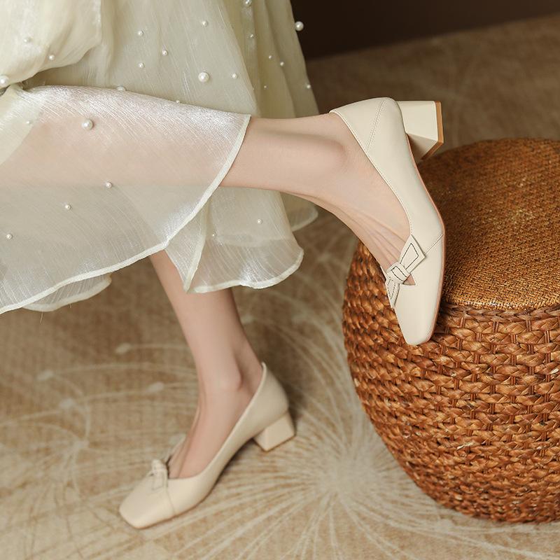 Soft leather can be stepped on~ bow light mouth single shoes new thick heel square head grandma shoes middle heel