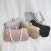 Kabelka psaníčko crossbody ve tvaru polštářku s kamínky a perlami
