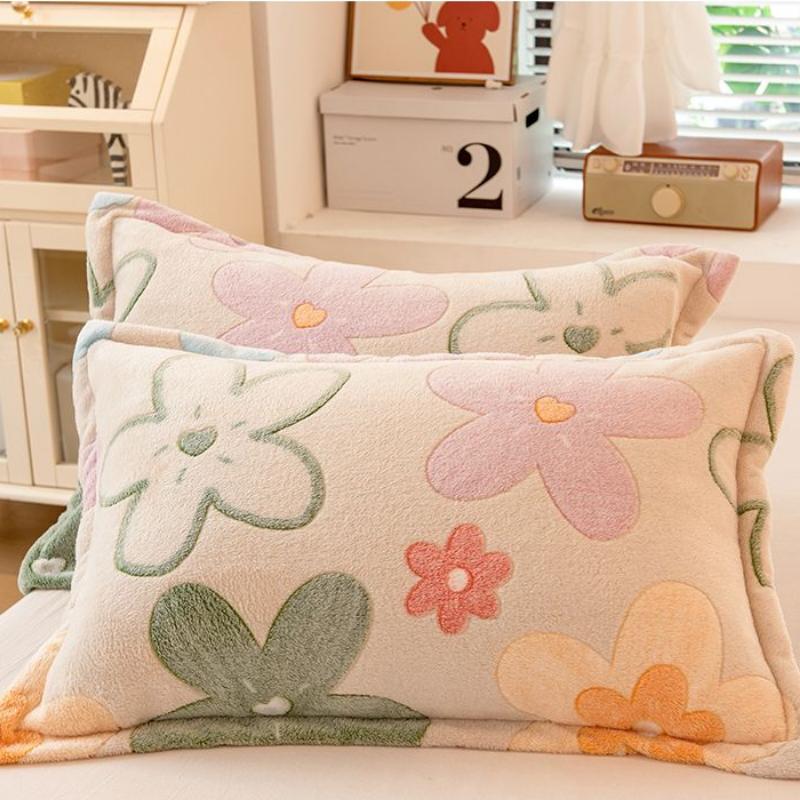 Pillowcase Milk Fiber Strawberry Printed Cute Kawaii Soft Fluffy 48x74cm Autumn Winter Keep Warm Home Textile Household Thicken