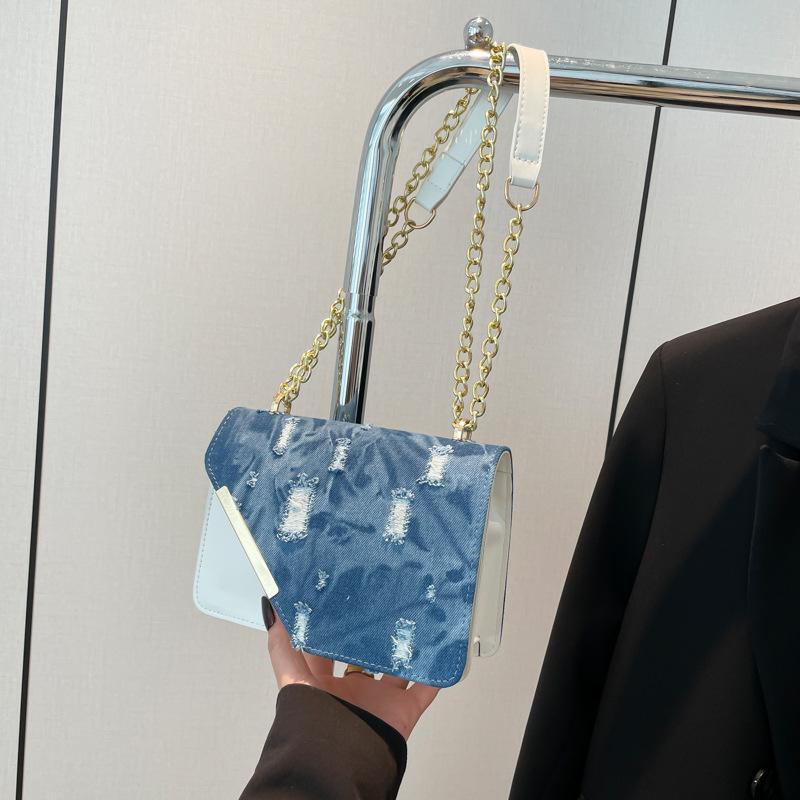 Simple Shoulder Bag 2025 High Value New High Value Messenger Bag Spring New Small Square Bag Women