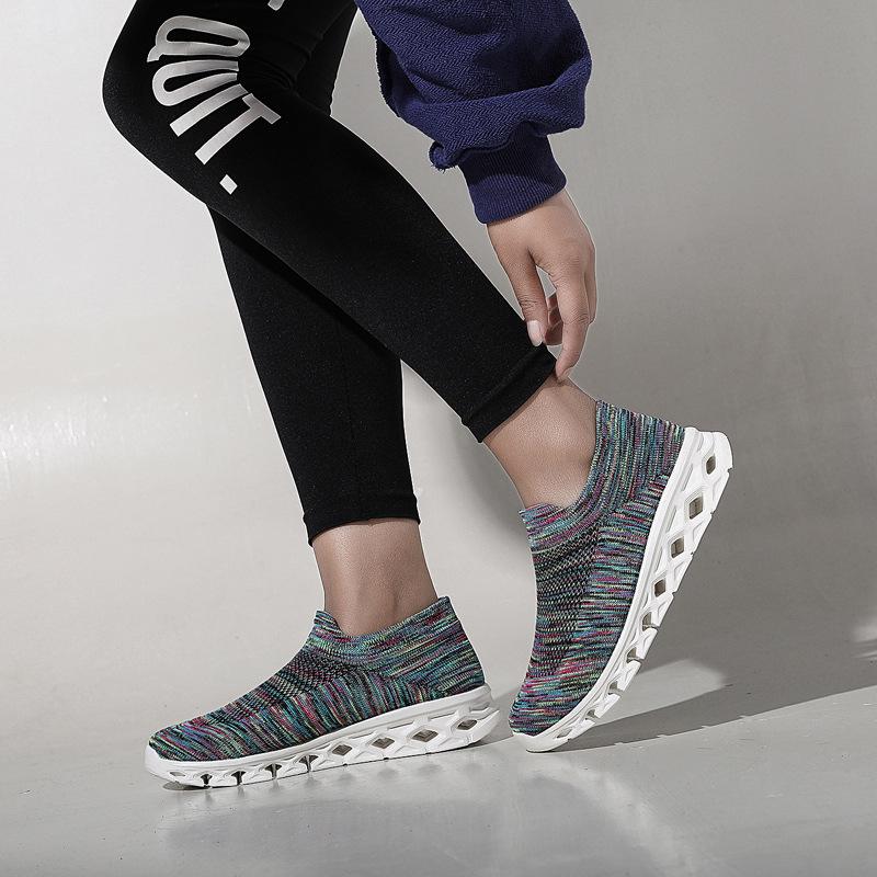 Outdoor Couple Hiking Shoes Women's Summer Sports Fly-woven Mesh Shoes Breathable and Lightweight Soft-soled Travel Socks Shoes Men