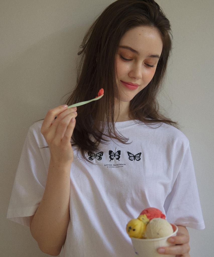 LETTER FROM MOON Triple Butterfly Embroidery Oversized Short Sleeve T-Shirt (White)