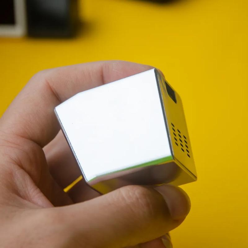 Chytrá meteorologická stanice Stolní LED LCD Digitální WiFi Hodiny Elektronický teploměr Hygrometr Senzor Venkovní stolní dekorace Hodiny Počasí Mini TV