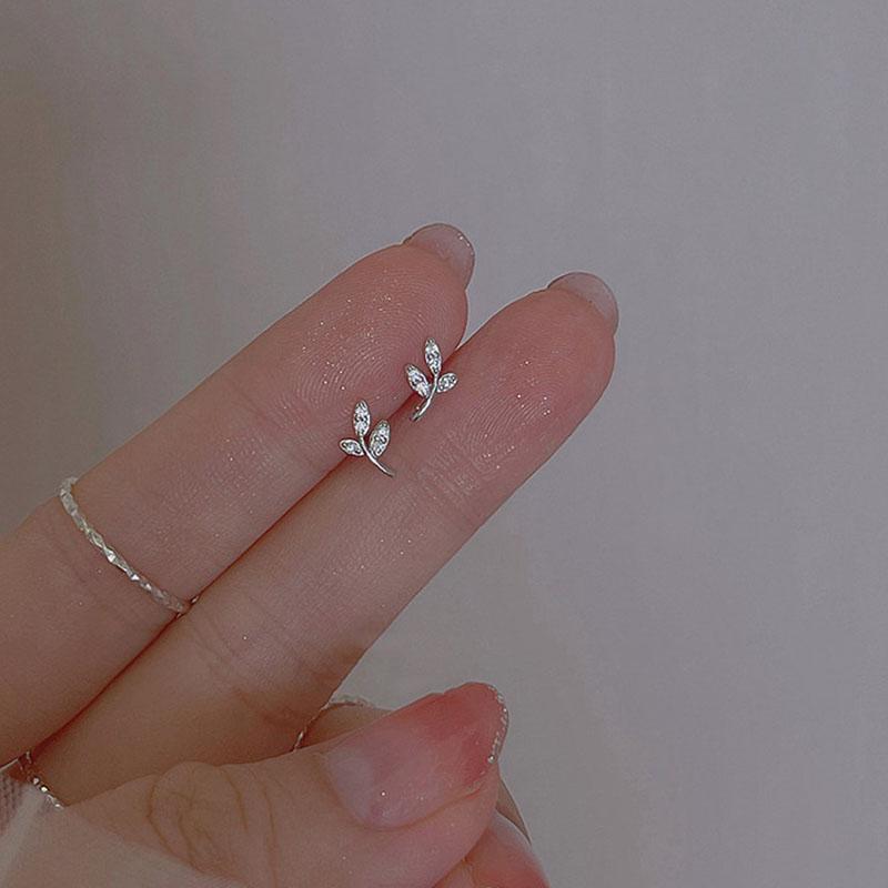 925 Silver Needle Simple Small Stud Earrings Round Cubic Zirconia Minimalist Stud Earrings Gift for Her