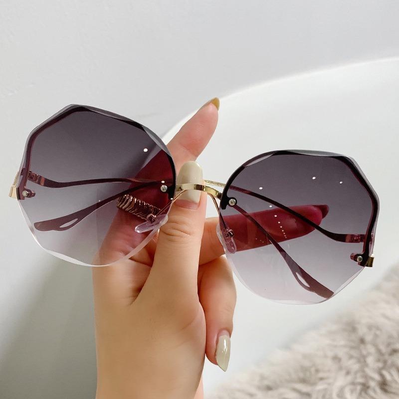 Sunglasses for Women Fashion Rimless Beach Gradient Sunglass Lady Retro Summer Shades UV400 Eyeglasses