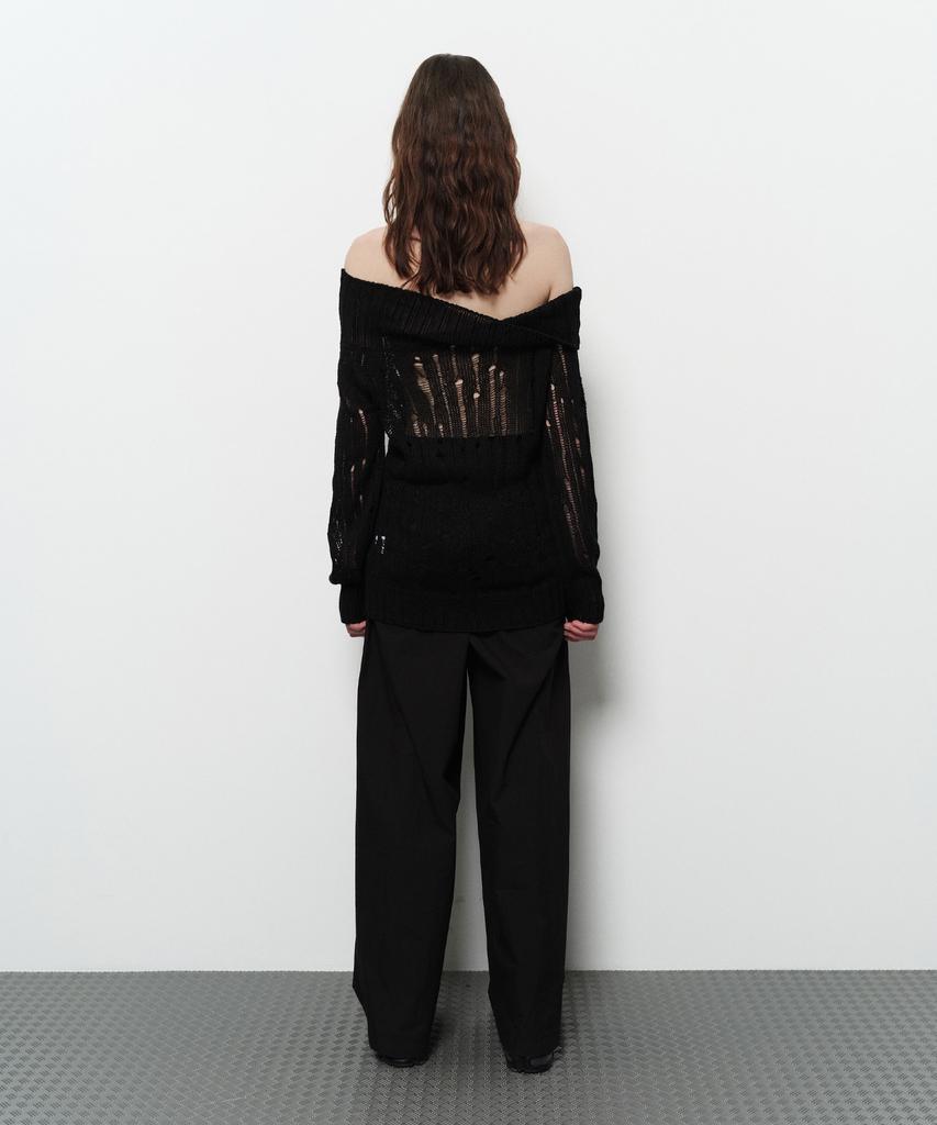 Daiaegeuneol Off Shoulder Damage Knit (Black)