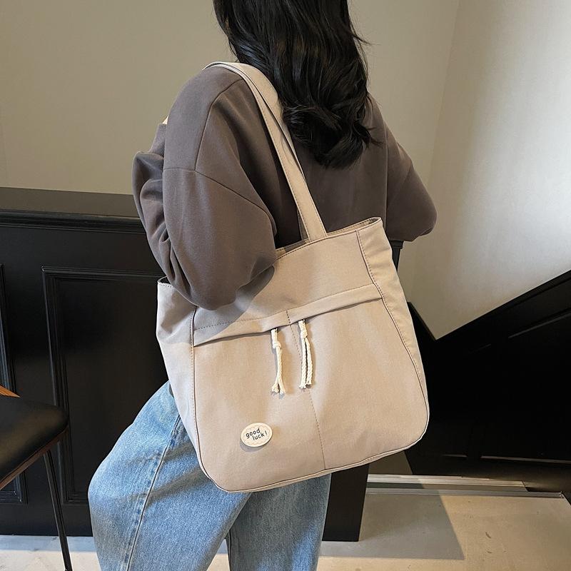 Large-capacity Student Make-up Bag, Simple Leisure, Literary and Versatile Shoulder Bag, Commuter Fabric Handbag