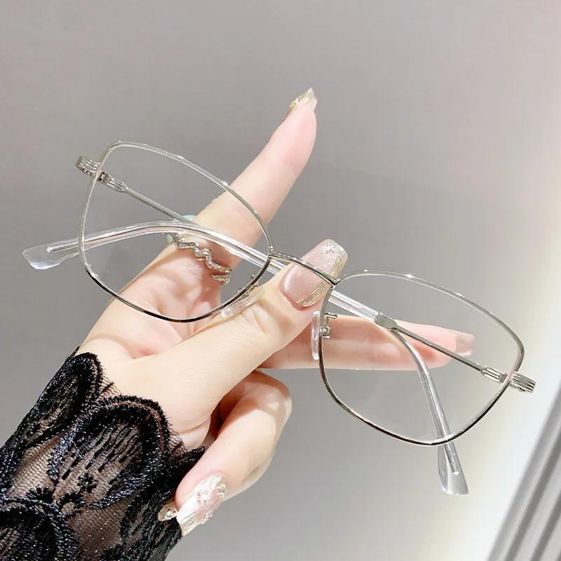 2025 Klassische quadratische Myopiebrille mit kleinem Rahmen, Vintage-Katzenaugen-Nahsichtbrille, klare Linse, kurzsichtige Brille für Damen
