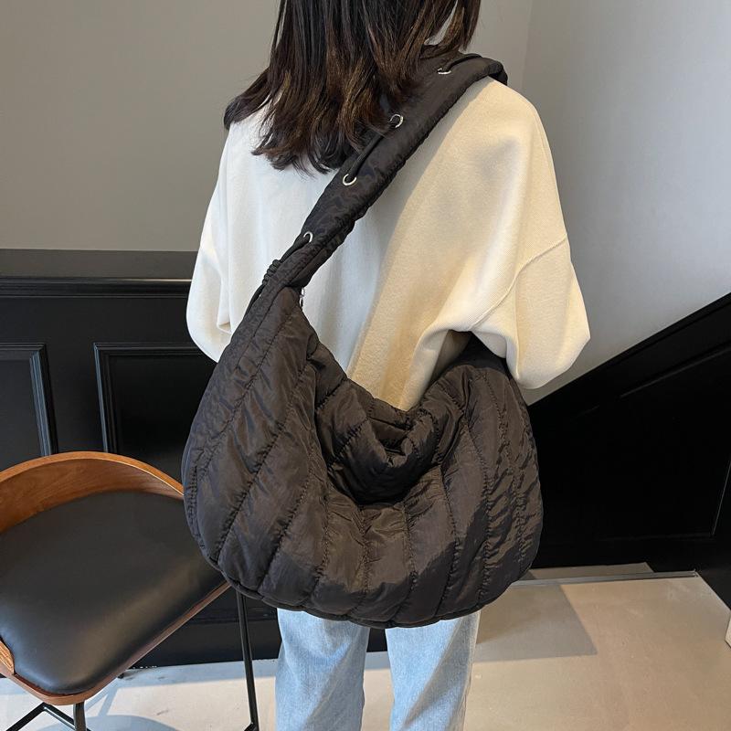 Koreanische Version Wolkentasche, Plissierte Tasche, Bubble-Tasche, Nische Handtasche