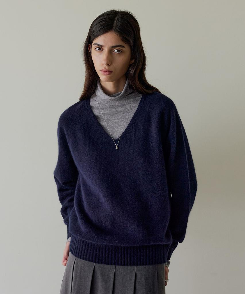 ARTID Raccoon Whole Garment V-Neck Knit_4 Colors