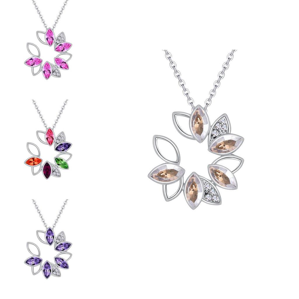 Exquisite Ladies Fashion Wreath Rhinestone Necklace Love Pendant For Women Jewelry