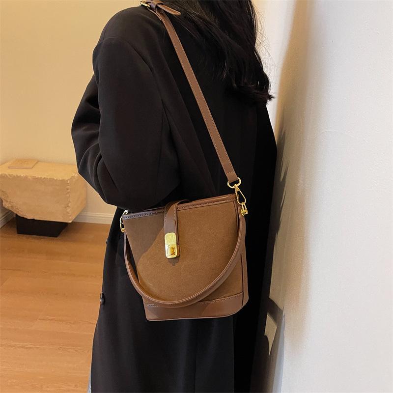 Women'S Bag, Matte Bucket Bag, High-End Sense, Large Capacity, Shoulder Crossbody Temperament, Niche, Portable Underarm Small Bag.