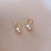 Women's Elegant Luxury Niche Design: Minimalist, Versatile, High-Luster Pearl Earrings