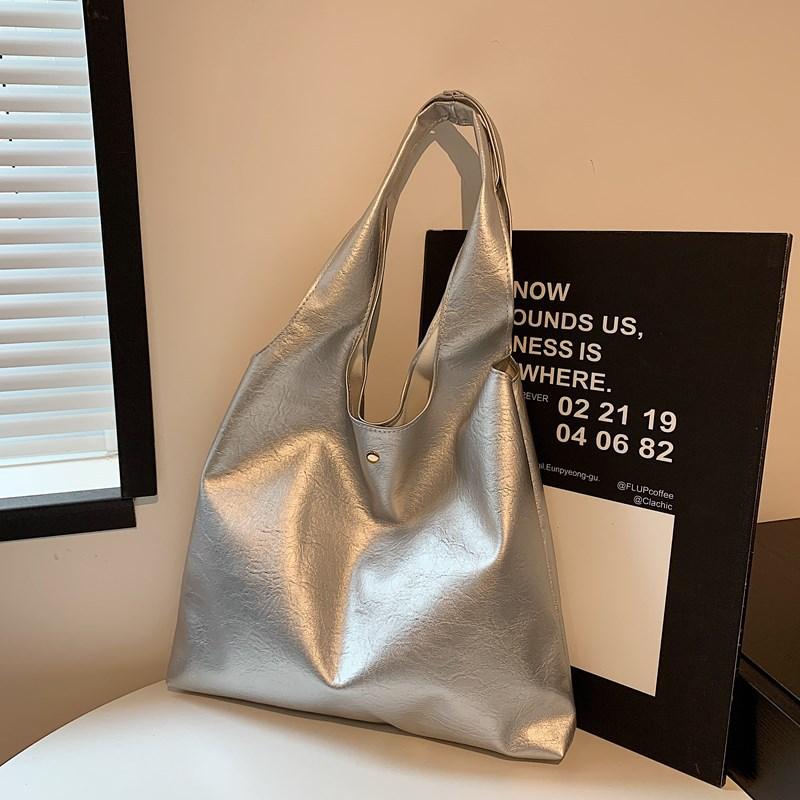 Amerikanischer Retro College-Stil Große Kapazität Tasche Damen Herbst und Winter Maillard Entspannung Schulter Tragetasche