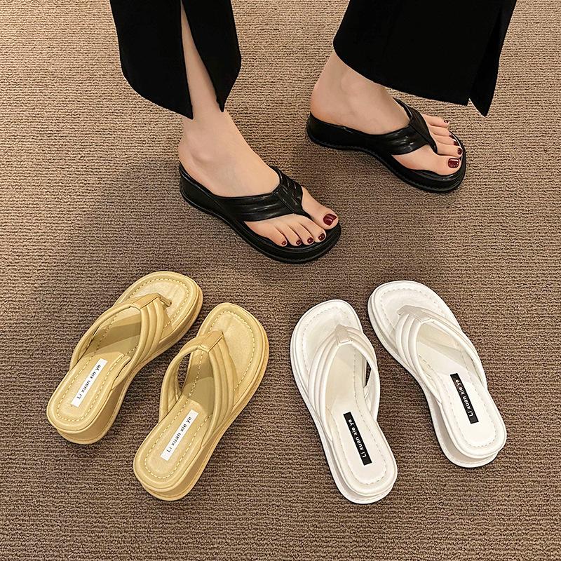 Internet Celebrities Pinch Feet Flip-flops Women's Muffin Thick Bottom Cool Slippers Women's Summer Wear New Fashion Ins Tide