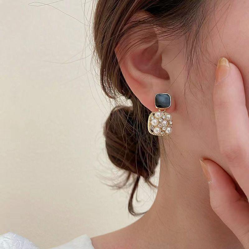 Summer Women's Earrings Earrings Women's Imitation Pearl Personality Temperament Earrings 1 Pair Square New Earrings Fashion
