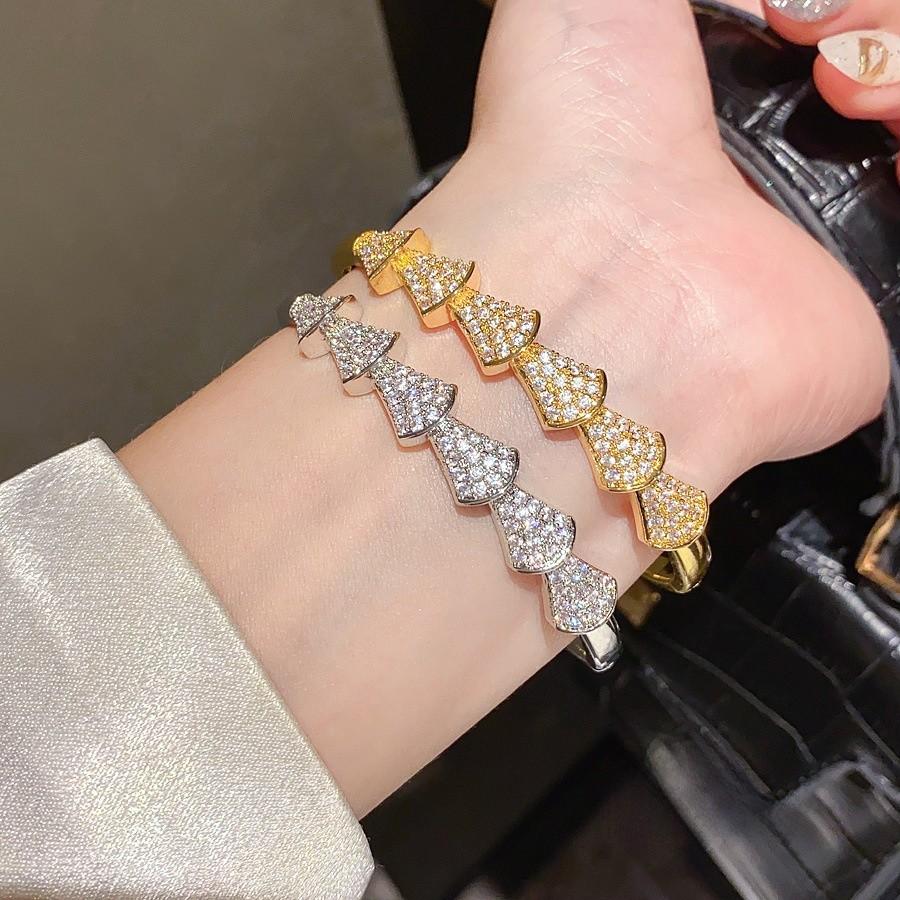 Gold Plated Zirconia Fanshaped Bracelet For Womens Elegant Wear
