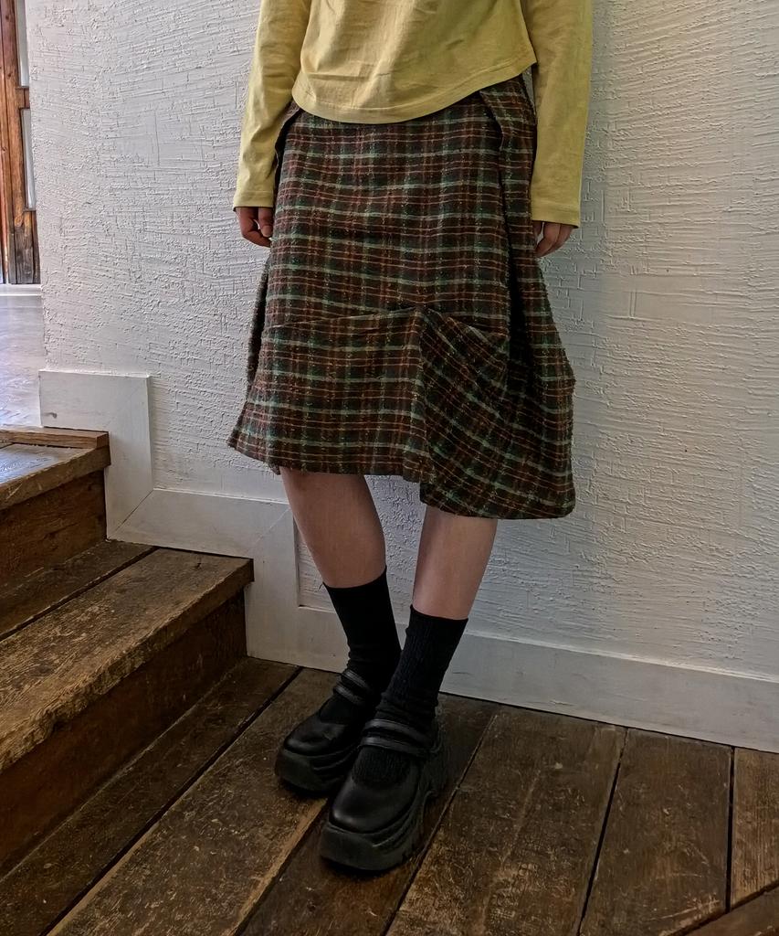 Hateuigseupeulloleo Drape Pinched Check Midi Skirt (Forest Brown)