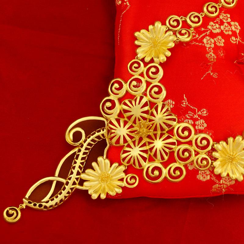 Luxury Yellow Gold Plated Flowers Pendant Necklaces Chain for Women Bride Gold Necklace Female Pendants Wedding Jewelry Gifts