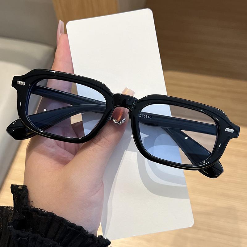 Classic Square Sun Glasses Women Men High Quality Fashion Sunglasses Travel Driving Shades Lady Man Protective Glasses UV400