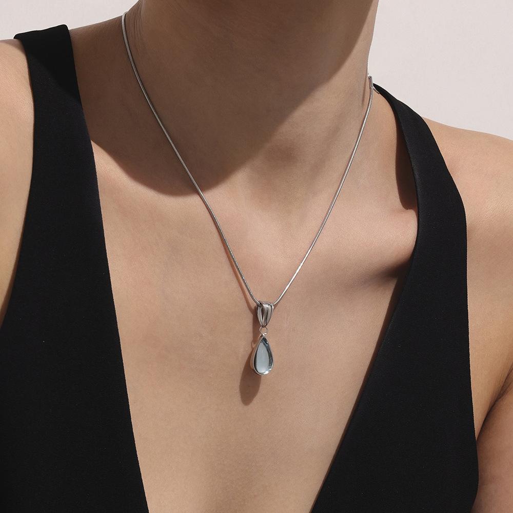 Oumaijia French Luxury Green Blue Glass Teardrop Pendant Necklace for Women – Minimalist Clavicle Chain Jewelry