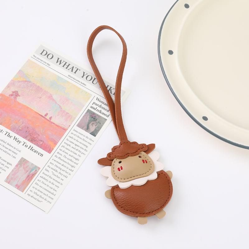 Fashion Sheep PU Leather Keychain Cute Goat Design Car Key Ring Durable Bag Charm for Women Daily Wear Gift