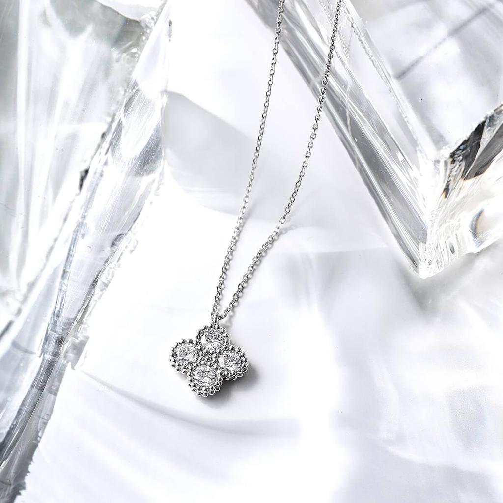 Magnetic Necklace Clover Necklace Silver Free Size [Riely] (Length Approx. 60cm)