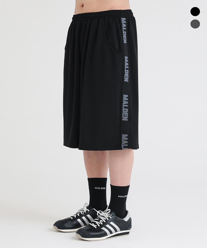Moldeun Mesh Lettering Bermuda Shorts 3/4 Length