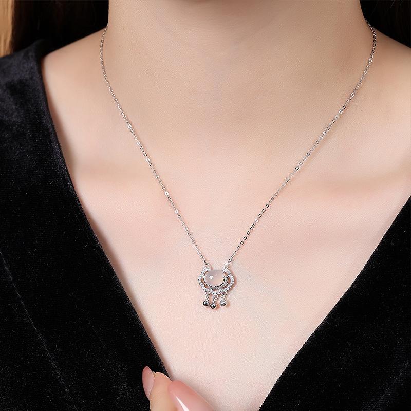 S925 sterling silver with diamonds, chalcedony white safety lock necklace, simple classic elements, national style design collarbone chain