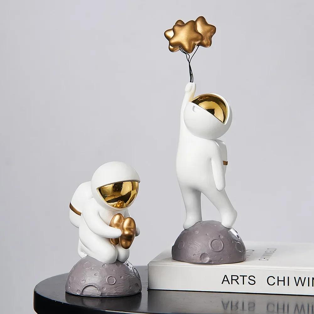 Minimalism Home Decor Astronaut Furnishings Living Room TV Cabinet Bookshelf Decoration Astronaut Desktop Furnishings