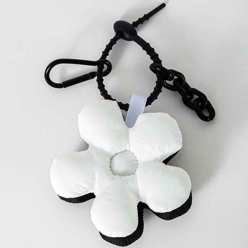 Stylish Two-Color Flower Keychain - Trendy Car Accessory & Cute Bag Charm