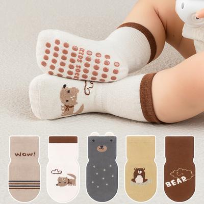 24 Herbst- und Winter-Großflächiger Punktkleber Rutschfeste Babysocken für Säuglinge und Kleinkinder Cartoon-Bodensocken Fuchs Bär Socken