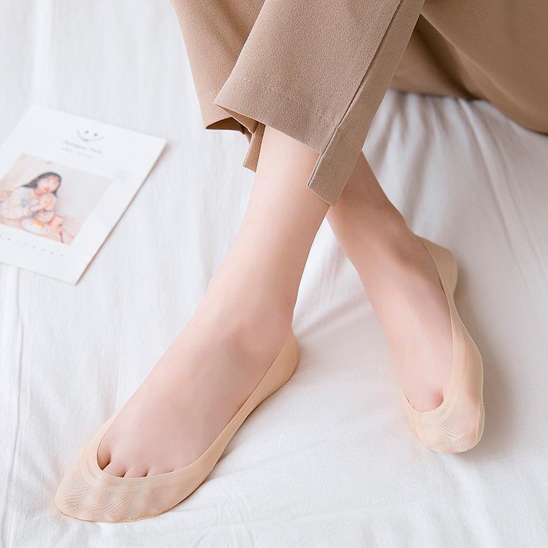 Chaussettes Invisibles Antidérapantes en Soie Glacée à Semelle en Coton - Chaussettes Noires à Collet Bas pour Femmes