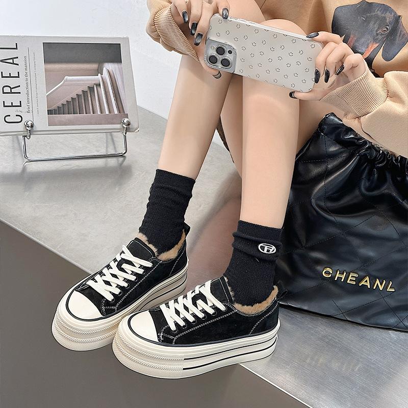 Women's 2026 Winter New Thick Soled Lace Up Matte Leather Round Head Casual Board Shoes for Women