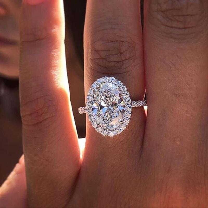 High-end light luxury style zircon ring for women, shiny oval engagement ring, fashion banquet accessories