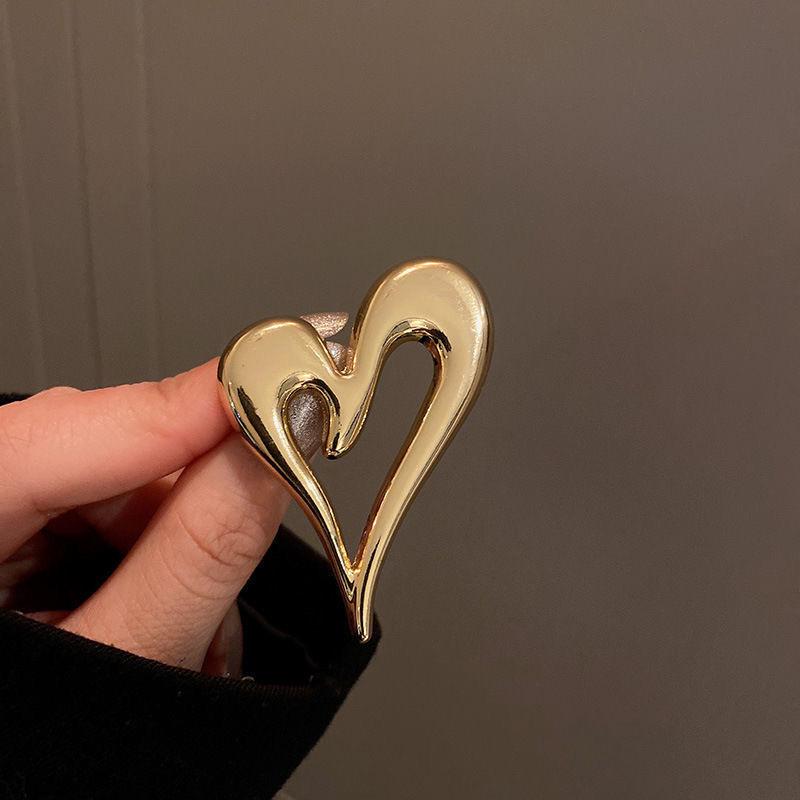 Punk Full Rhinestone Heart-Shaped Brooches for Women Men Exquisite Fashion Suit Corsage Pins Accessories Party Jewelry Gifts