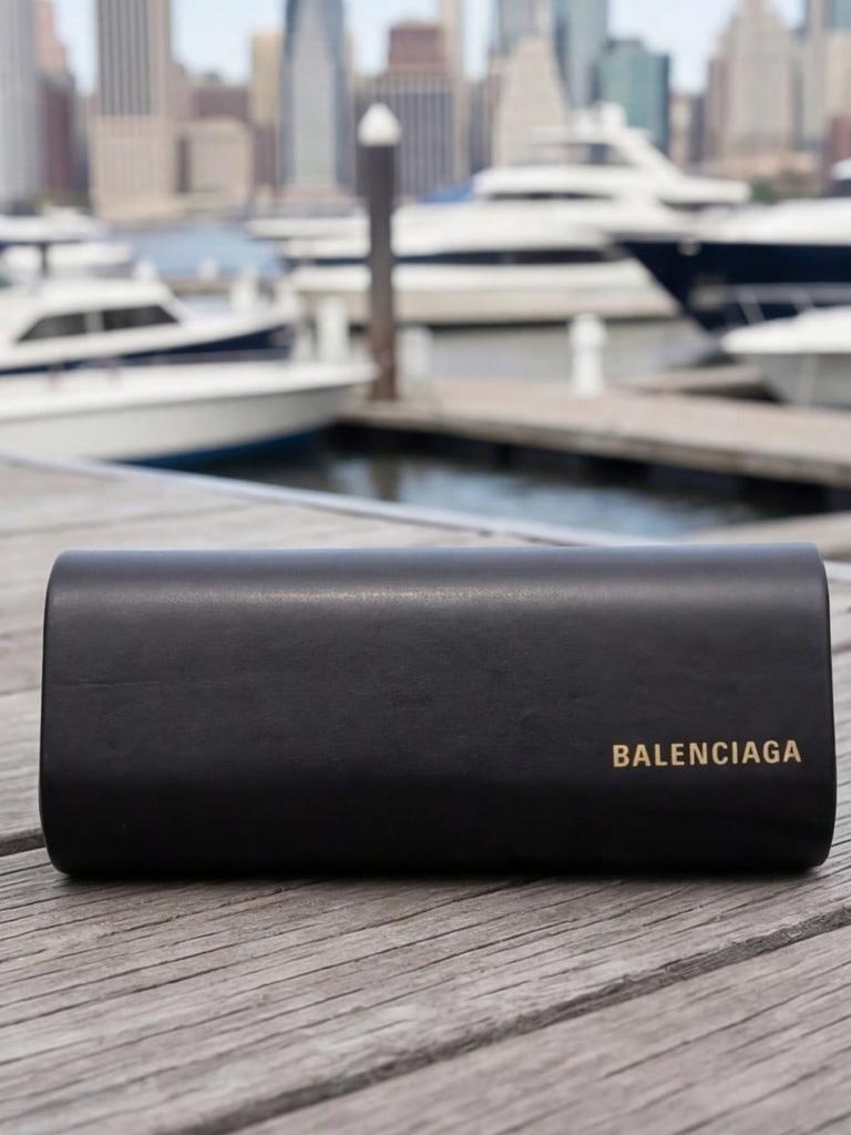 Balenciaga Μαύρη Δερμάτινη Θήκη Γυαλιών Ηλίου από PU